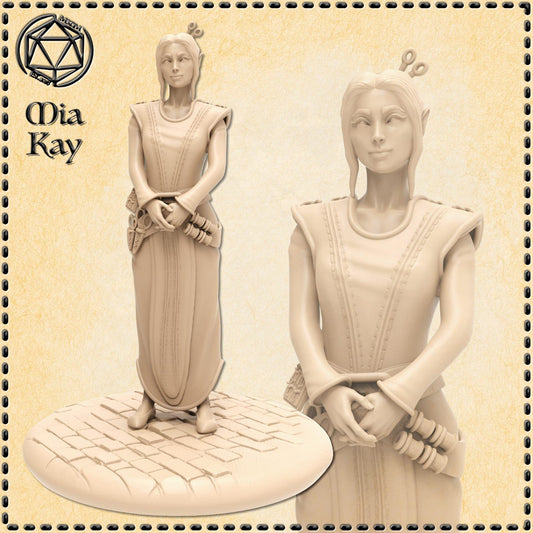 Elf Seamstress miniature by M3DM