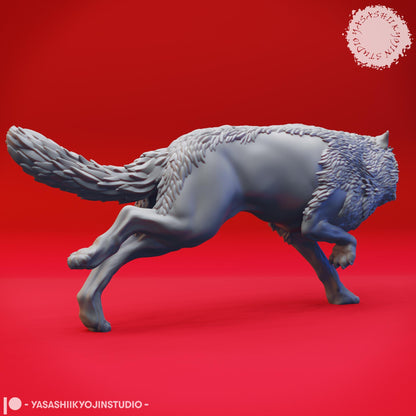 Wolf miniature by Yasashii Kyojin Studio