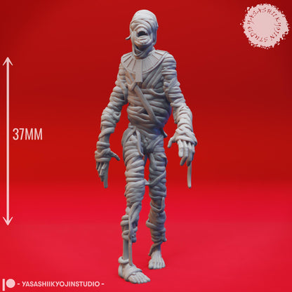 Mummy miniature by Yasashii Kyojin Studio