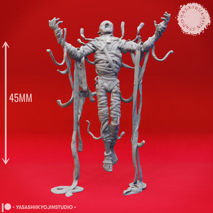 Mummy miniature by Yasashii Kyojin Studio